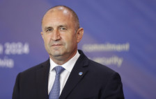 Радев почнува со ревизија, цени и буџет, Македонија чека сигнал