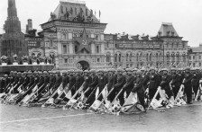 Москва ја приватизира победата над Третиот рајх исклучиво како достигнување на Русија