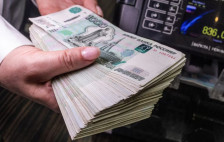 Кризата заради војната ги наведе Русите на брзи кредити со камати до 250% годишно