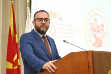 Тошковски се самопрогласи за „нормален“ министер на МВР