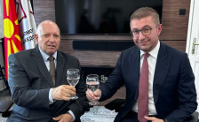 Азески предупредува, инфлацијата им бега од раце, компаниите се на раб