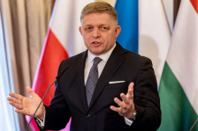 Фицо ја отвори руската пукнатина во Европа