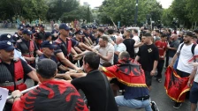 „Албанија не е на продажба“: илјадници излегоа во Тирана против проектот на Кушнер