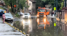 ФОТО: Сараево се разбуди под вода по дождот што носеше сè пред себе