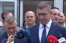 Мицкоски го нарече Крстевски „градоначалник“ додека Лукровски е на боледување