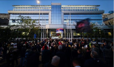 Новинарите на Nova.rs на протест „Ја купивте компанијата, но не и нашата совест“