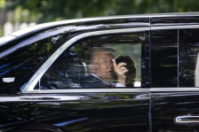 Трамп најавува почеток на нови тестирања на нуклеарно оружје | Сител Телевизија