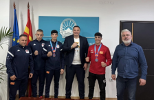 Министерот Борко Ристовски ги пречека македонските боксери по успешниот настап на ЕП (У23) во Ереван | Сител Телевизија