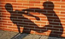 Две машки и едно девојче се тепале во двор на основно училиште во Драчево | Сител Телевизија