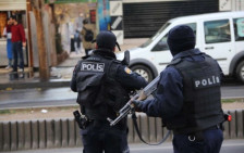 Турција приведе над 400 осомничени во серија големи операции против кибер криминал | Сител Телевизија