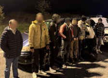 Тетовчанец превезувал седум мигранти од Египет, лишен е од слобода | ФОТО | Сител Телевизија