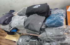 Запленета брендирана стока и разновиден алат, две лица приведени | ФОТО | Сител Телевизија