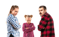 Експертите советуваат: Не останувајте во брак само поради децата | Сител Телевизија