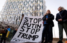 Анкета: Речиси половина од Европејците го сметаат Трамп за непријател, има висок ризик од војна со Русија | Сител Телевизија