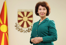 Сиљановска-Давкова по повод 21 Декември - Денот на наставата на турски јазик: Да продолжиме да бидеме пример за заедништво во различноста и да се гордееме со нашата заедничка татковина | Сител Телевизија