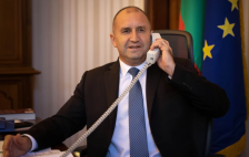 Радев соопшти дека мандатот за формирање нова влада на Бугарија ќе го даде по Нова Година | Сител Телевизија