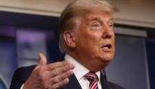 Трамп во пресрет на сoстанокот на Флорида: Зеленски нема ништо додека јас тоа не го одобрам | Сител Телевизија