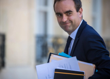 Францускиот премиер ќе ги укине доживотните привилегии за поранешните премиери и министри за внатрешни работи | Сител Телевизија