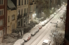 Снегот предизвика колони на патиштата и прекини во авиосообраќајот во Белгија и Холандија | Сител Телевизија