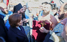 Претседателката Сиљановска-Давкова на одбележување на Богојавление – Водици во Охрид и во Струга | Сител Телевизија