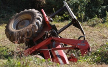 Тракторист починал на лице место откако паднал во речно корито | Сител Телевизија