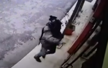 Уапсено лицето кое скрши стакло на бугарската амбасада во Скопје | Сител Телевизија