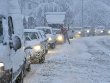 Забрана за сообраќај на камиони на патот Гостивар - Стража - Кичево во двата правца поради врнежи од снег | Сител Телевизија