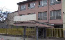 Родител не сакал децата да му учат со Ромчиња | Сител Телевизија