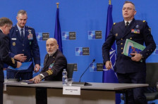 САД се повлекуваат од две важни команди во НАТО, ги преземаат европски генерали | Сител Телевизија