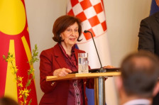 Сиљановска-Давкова: Патот кон ЕУ е „маратон со пречки“, без основа во европското право | Сител Телевизија