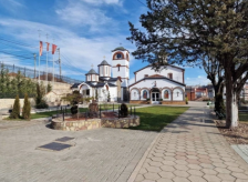 Во Кочани литургија и општ парастос за упокоените во пожарот во дискотеката „Пулс“ | Сител Телевизија