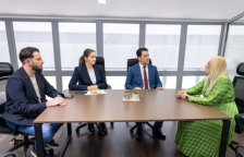 Вицепремиерот и министер за европски прашања Сали го посети ООУ Ресурсниот центар „Иднина“ по повод Меѓународниот ден на лицата со Даунов синдром | Сител Телевизија