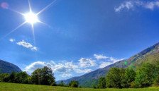 Сончево и релативно топло време, во четврток локални врнежи од дожд | Сител Телевизија