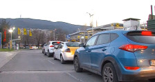 Колони возила на бензинските станици | Сител Телевизија