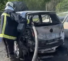 Опожарени пет возила под скопското Кале покрај Вардар, едно лице повредено | Сител Телевизија