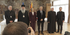 Верските лидери со заедничка осуда на обидот за палење на синагогата во Скопје | Сител Телевизија