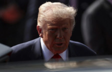 Трамп тврди дека Иран „финансиски колабира“ поради затворањето на Ормуската Теснина | Сител Телевизија