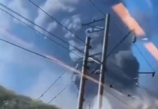 Украински дронови погодија складиште за нафта во Крим, предизвикувајќи пожар | Сител Телевизија