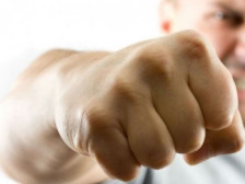 19-годишник го претепал детето на сестра му | Сител Телевизија