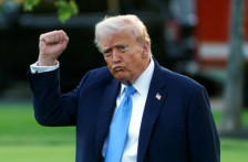 Трамп изјави дека преговарачите се поблиску до договор за Иран | Сител Телевизија
