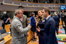 Скопје-Софија: Муцунски ја поканил Петрова Чамова на средба | Сител Телевизија