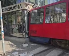 Најмалку петмина повредени откако трамвај излета од шини и удри во зграда во Белград | Сител Телевизија