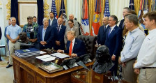 Трамп најави крај на војната со Иран, берзите растат, цената на нафтата паѓа | Сител Телевизија