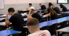 Над 60 ученици се фатени како препишувале на државната матура | Сител Телевизија