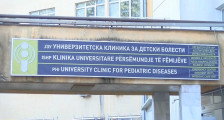 Повторно протест на 50-тина лица со договор на дело на Клиника за детски болести | Сител Телевизија