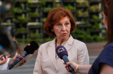 Сиљановска Давкова: Освен уставните измени, Бугарите имаат барања поврзани со работата на историската комисија | Сител Телевизија
