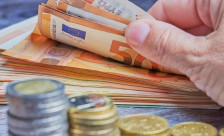 Девизните резерви во јули зголемени за 74,4 милиони евра | Сител Телевизија