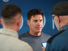 Ивица Костелиќ го замени скијачкиот спуст со бескрајниот океан - Премиера на „Freedom“! - SportStation.mk