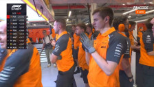 (Видео) Бескрајната радост во гаражата на Мекларен! - SportStation.mk