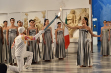 (Видео) Запален Олимпискиот факел за Зимските игри Милано Кортина 2026 во античка Олимпија - SportStation.mk